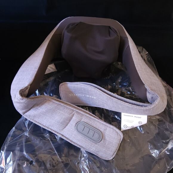 Sharper Image Realtouch Massage Wireless Neck and Back Shiatsu with Heat - Picture 8 of 13